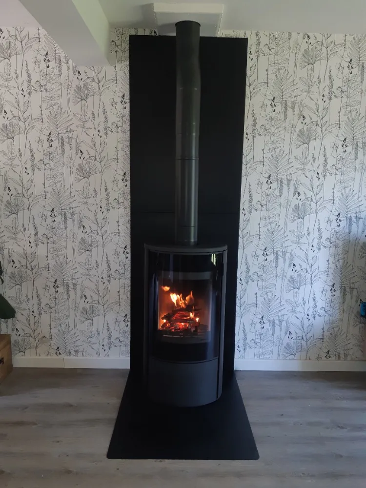 Poêle à bois contemporain à Blois